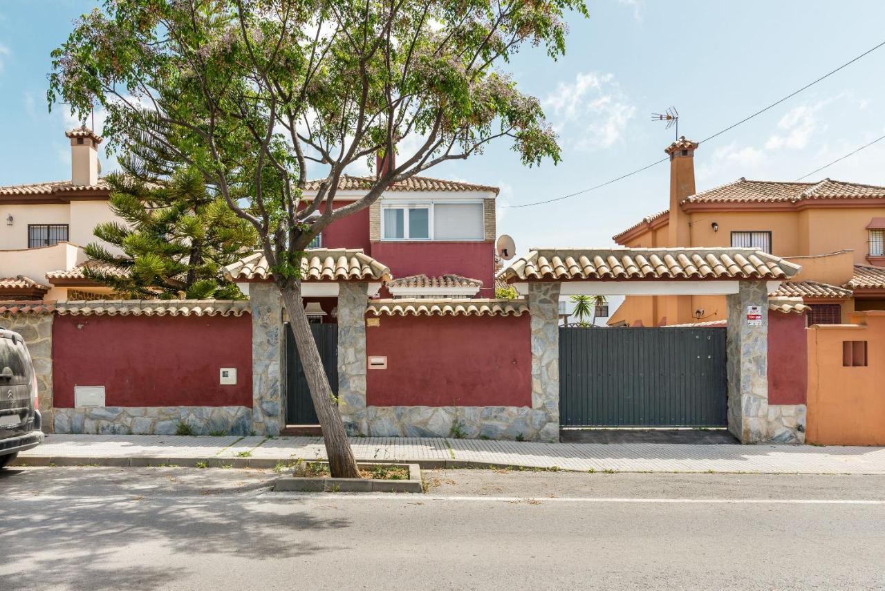 Villa Marty - Mayores De 25 Anos Chiclana de la Frontera Exterior photo